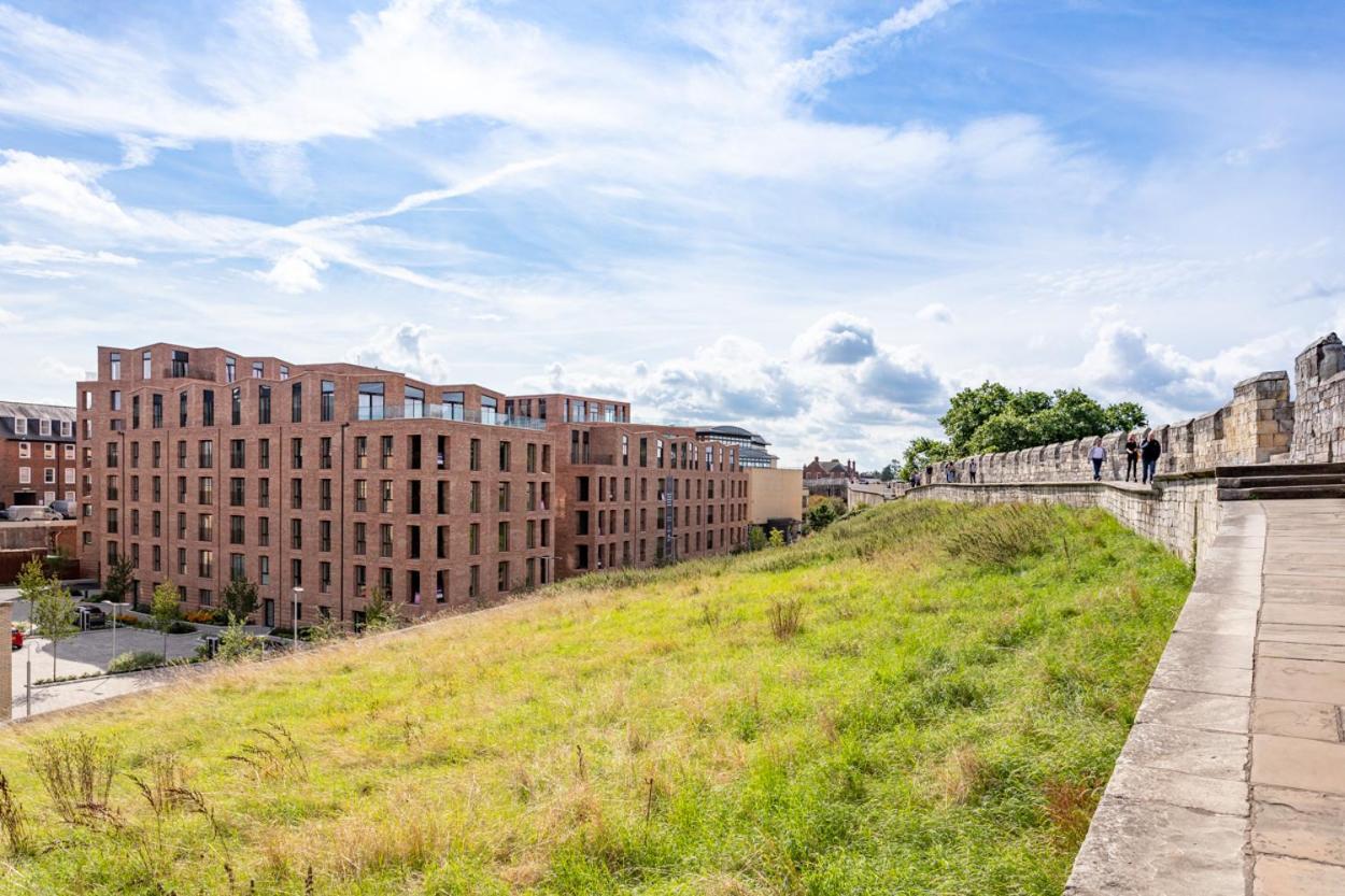 Luxury 2 Bedroom Apartment With Free Parking In The Heart Of York Esterno foto