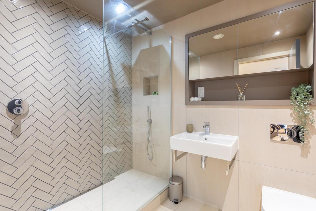 Luxury 2 Bedroom Apartment With Free Parking In The Heart Of York Esterno foto