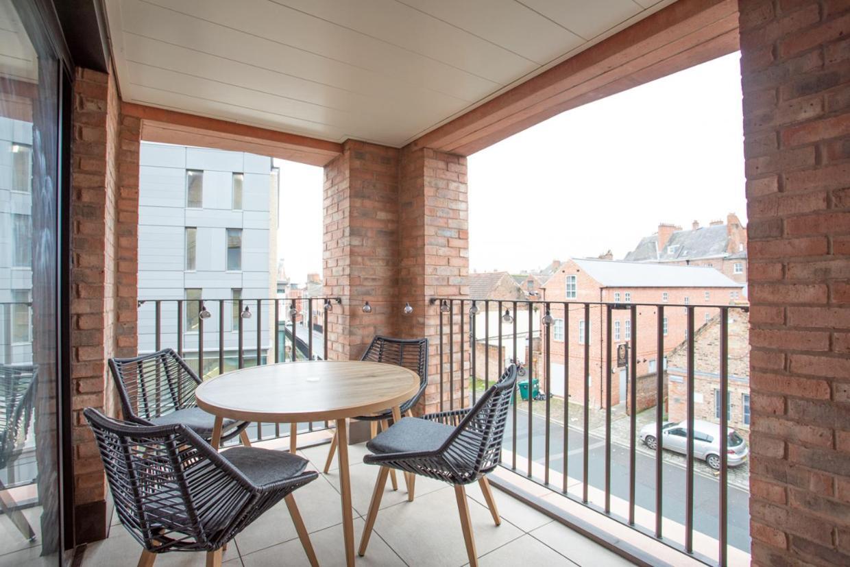 Luxury 2 Bedroom Apartment With Free Parking In The Heart Of York Esterno foto