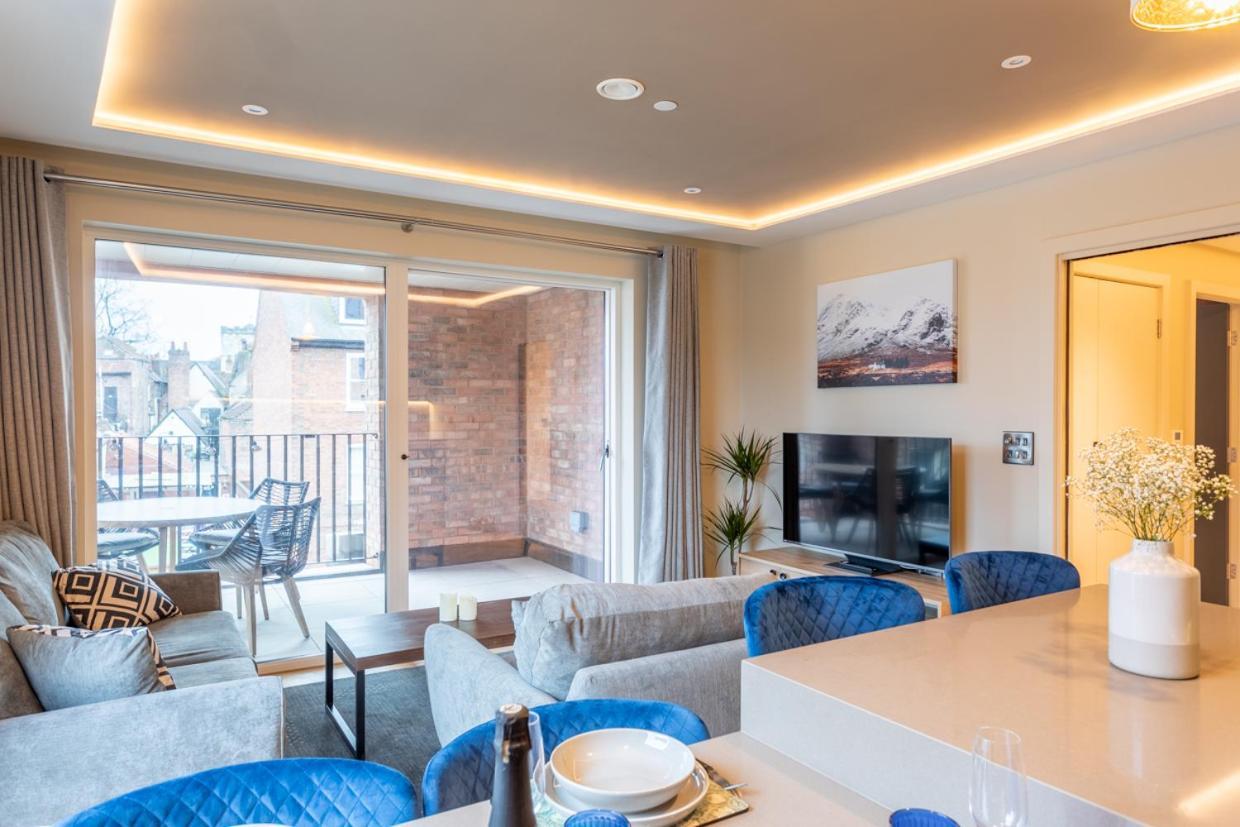 Luxury 2 Bedroom Apartment With Free Parking In The Heart Of York Esterno foto